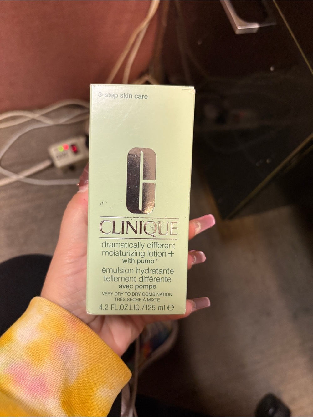 Clinique Dramatically Different Moisturizing Lotion+ (Light Yellow)